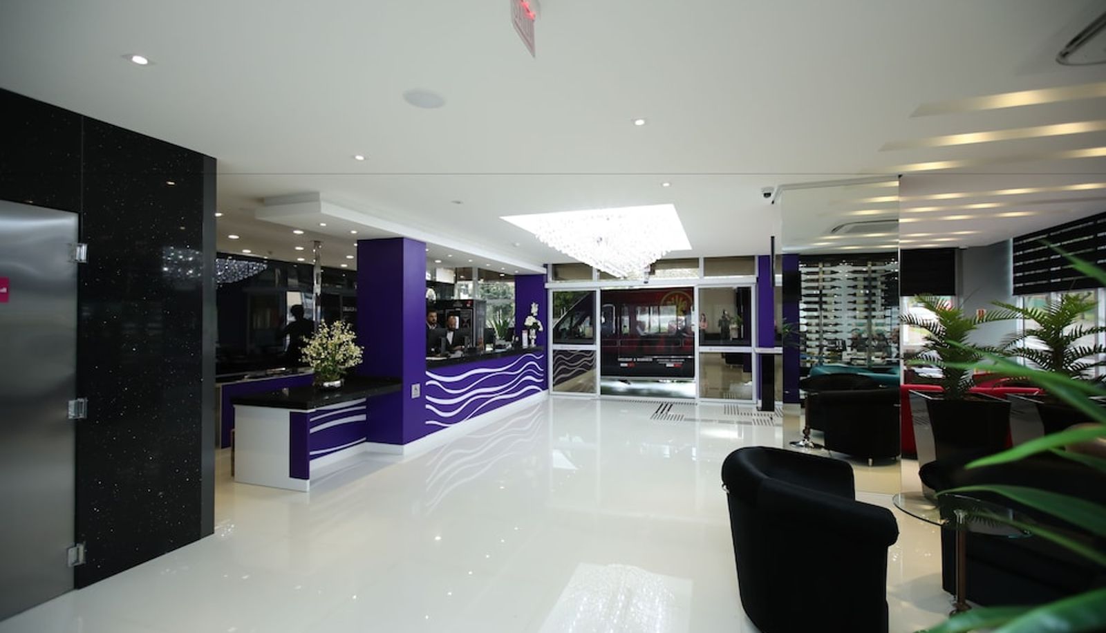 Hall - Holiday & Business Hotel - Ao lado do Centro de Eventos e Arena Conda