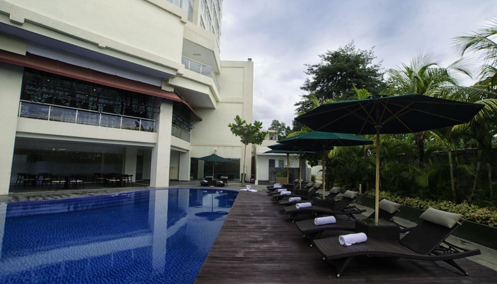 Zwembad - Swiss-Belhotel Lampung