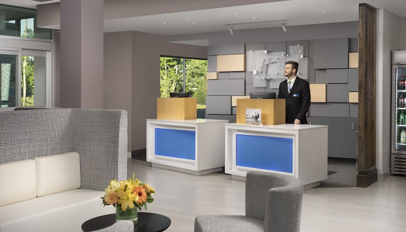 Reception - Holiday Inn Express & Suites NORTH BRUNSWICK by IHG