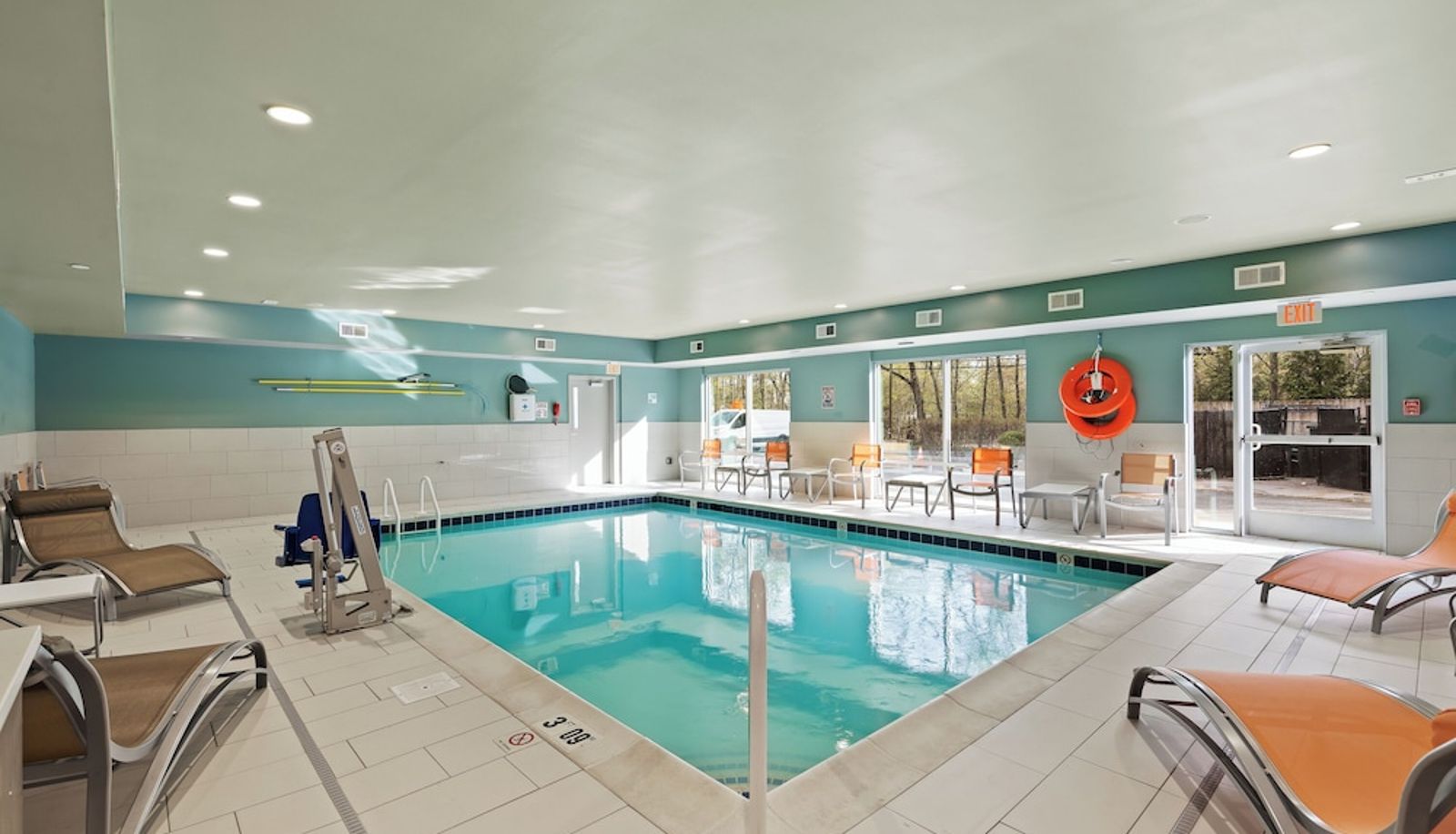 Pool - Holiday Inn Express & Suites NORTH BRUNSWICK by IHG