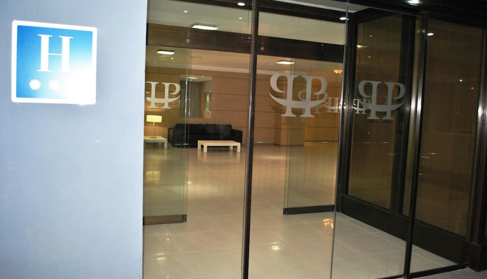 Info - Hotel Fontana Plaza