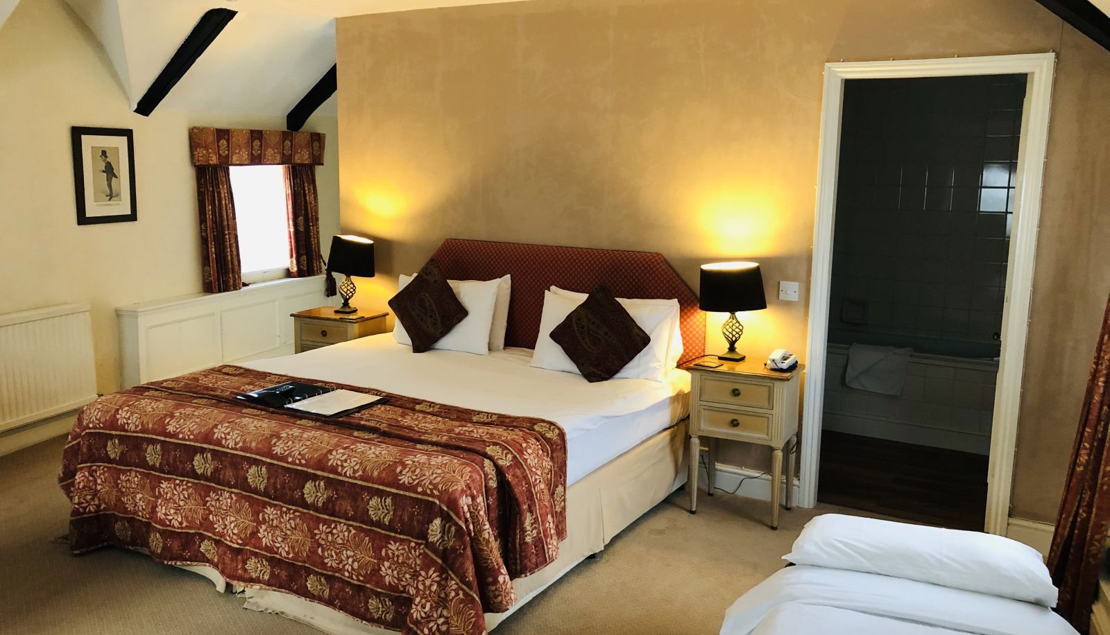 Zimmer - Whipper In Hotel