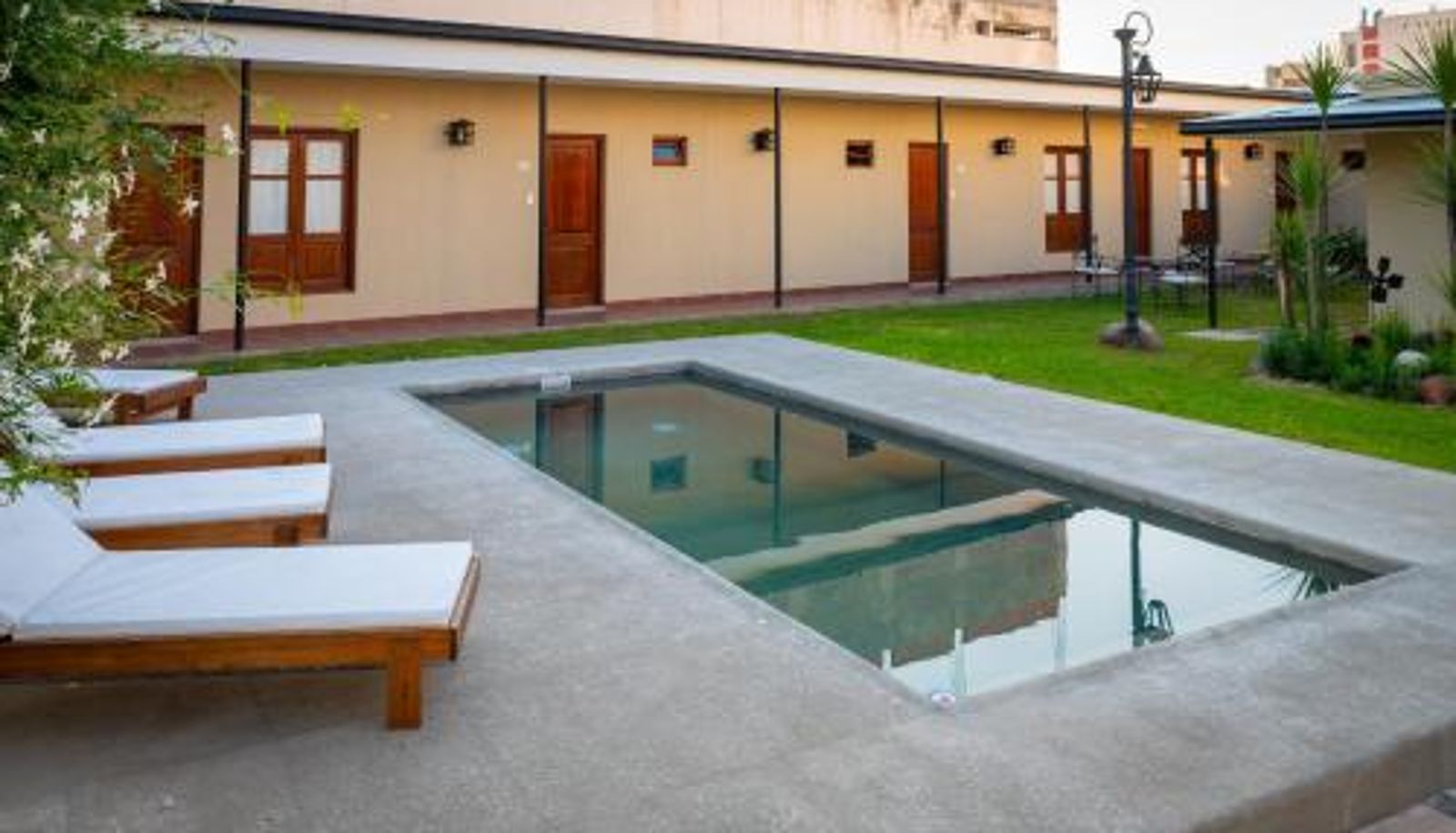 Zwembad - El Arribo Hotel