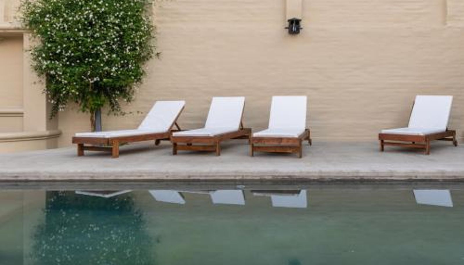 Pool - El Arribo Hotel