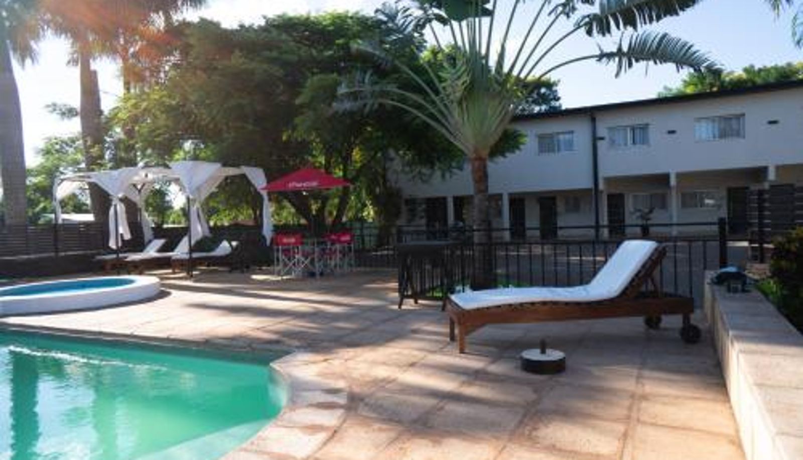 Piscine - Hotel Oaky