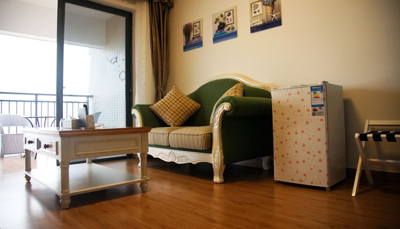 Four Leaf Grass Apartment