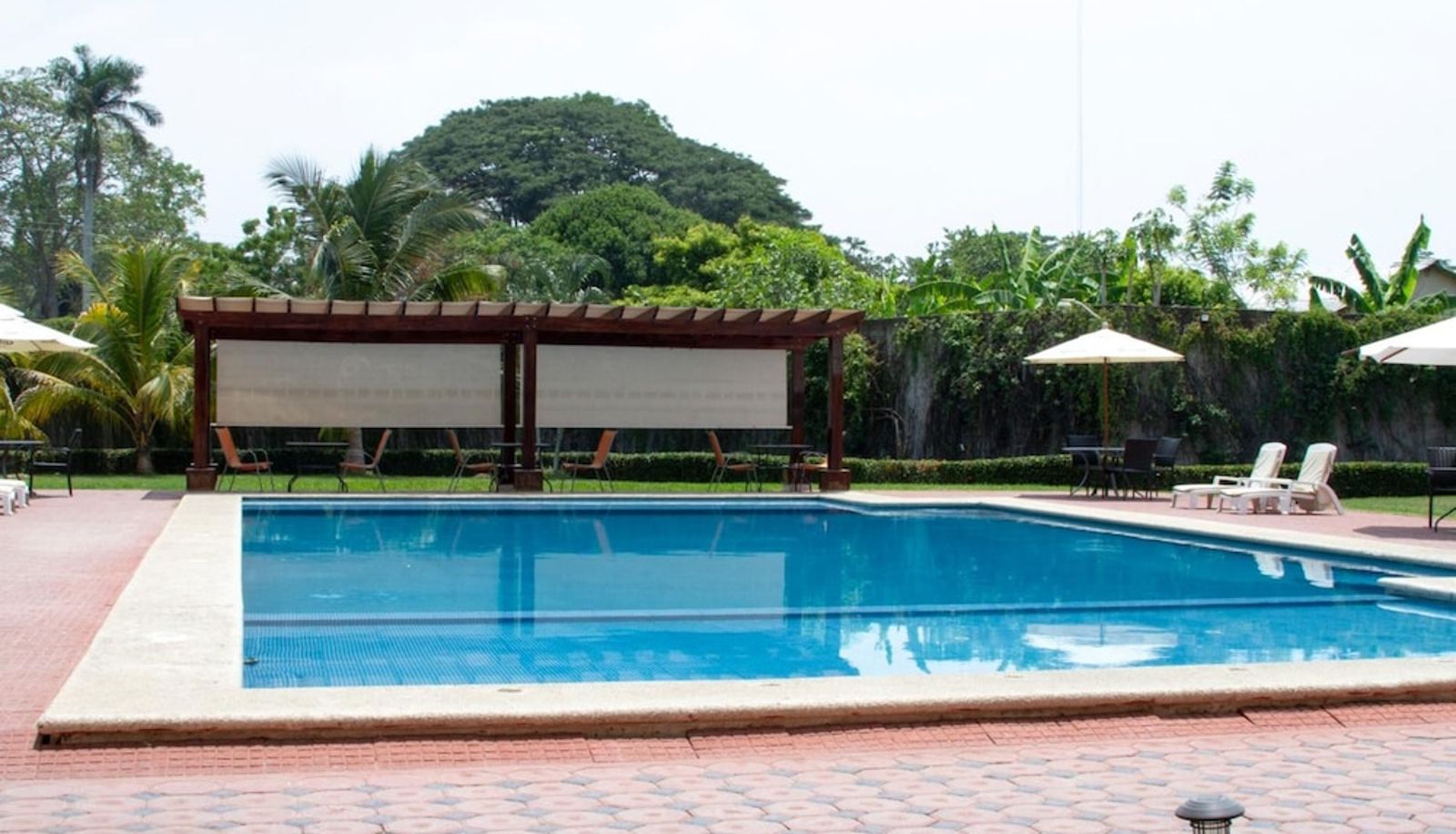 Pool - Hotel Baez Paraiso