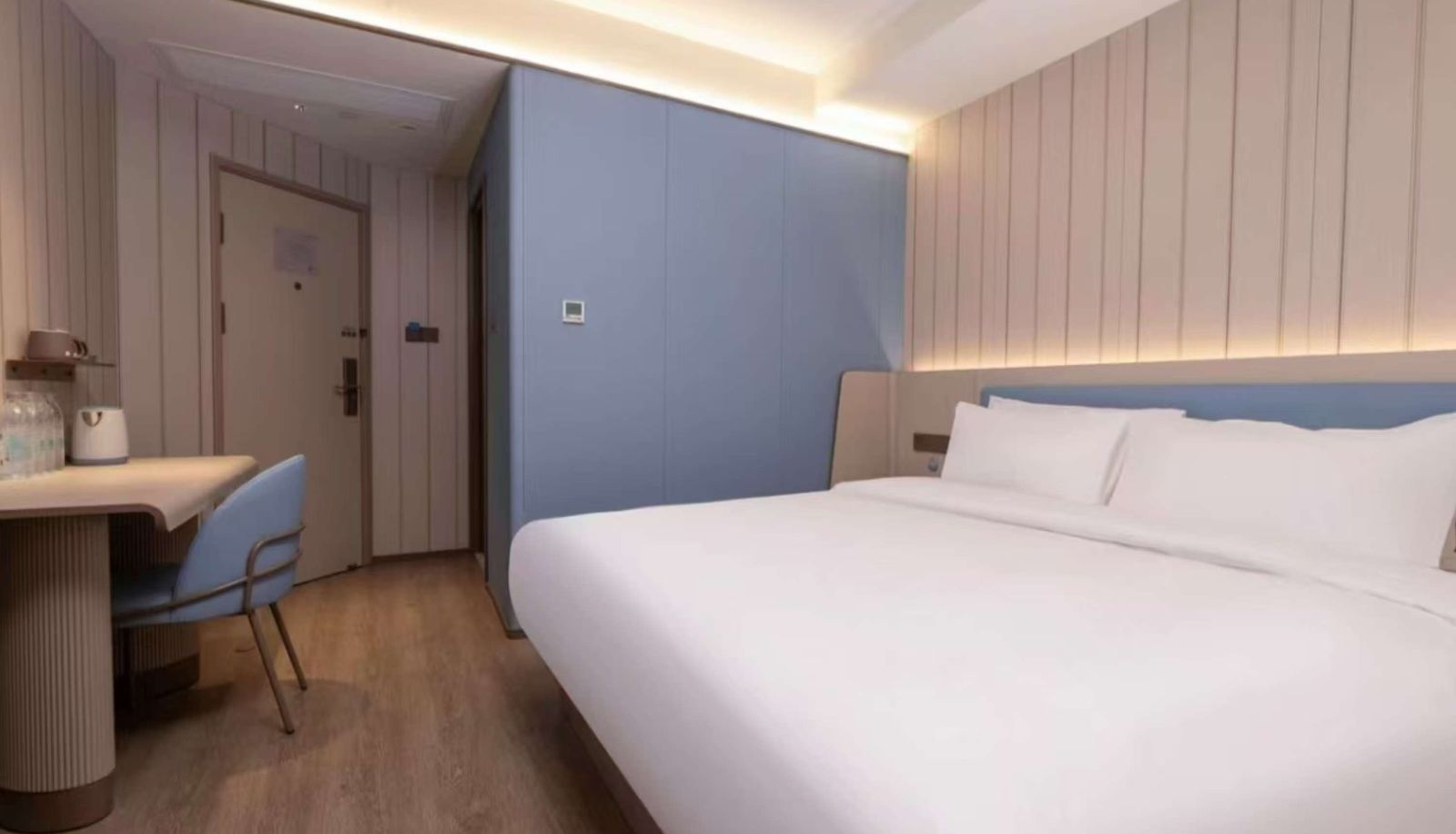 Camera - Hanting Shanghai Hongqiao Railway Station Huqingping Road Hotel