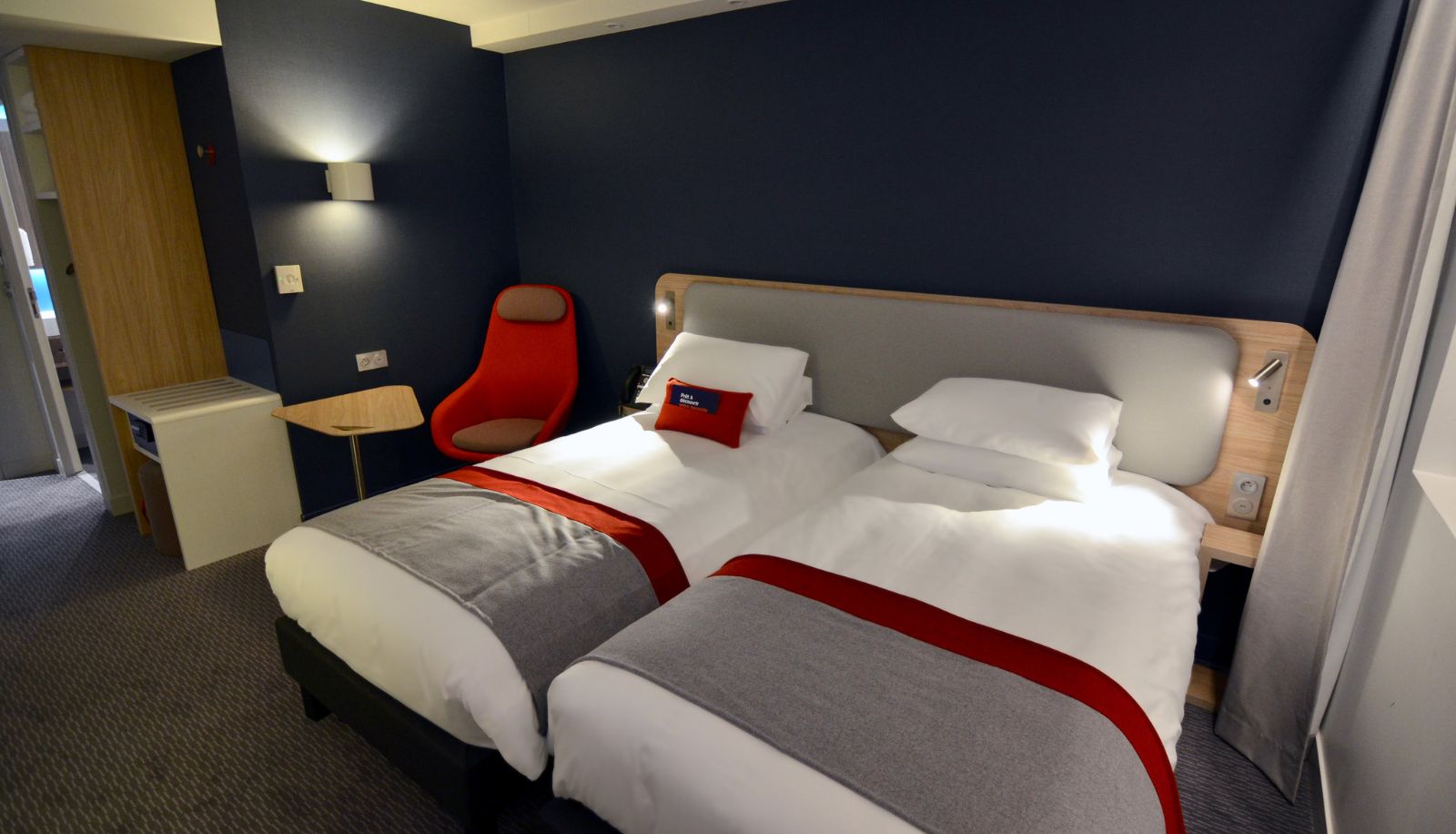 Room - Holiday Inn Express PARIS - CDG AIRPORT by IHG