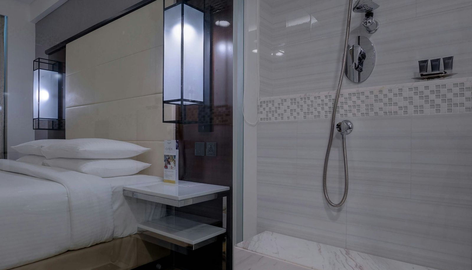 Room - Courtyard by Marriott Surat