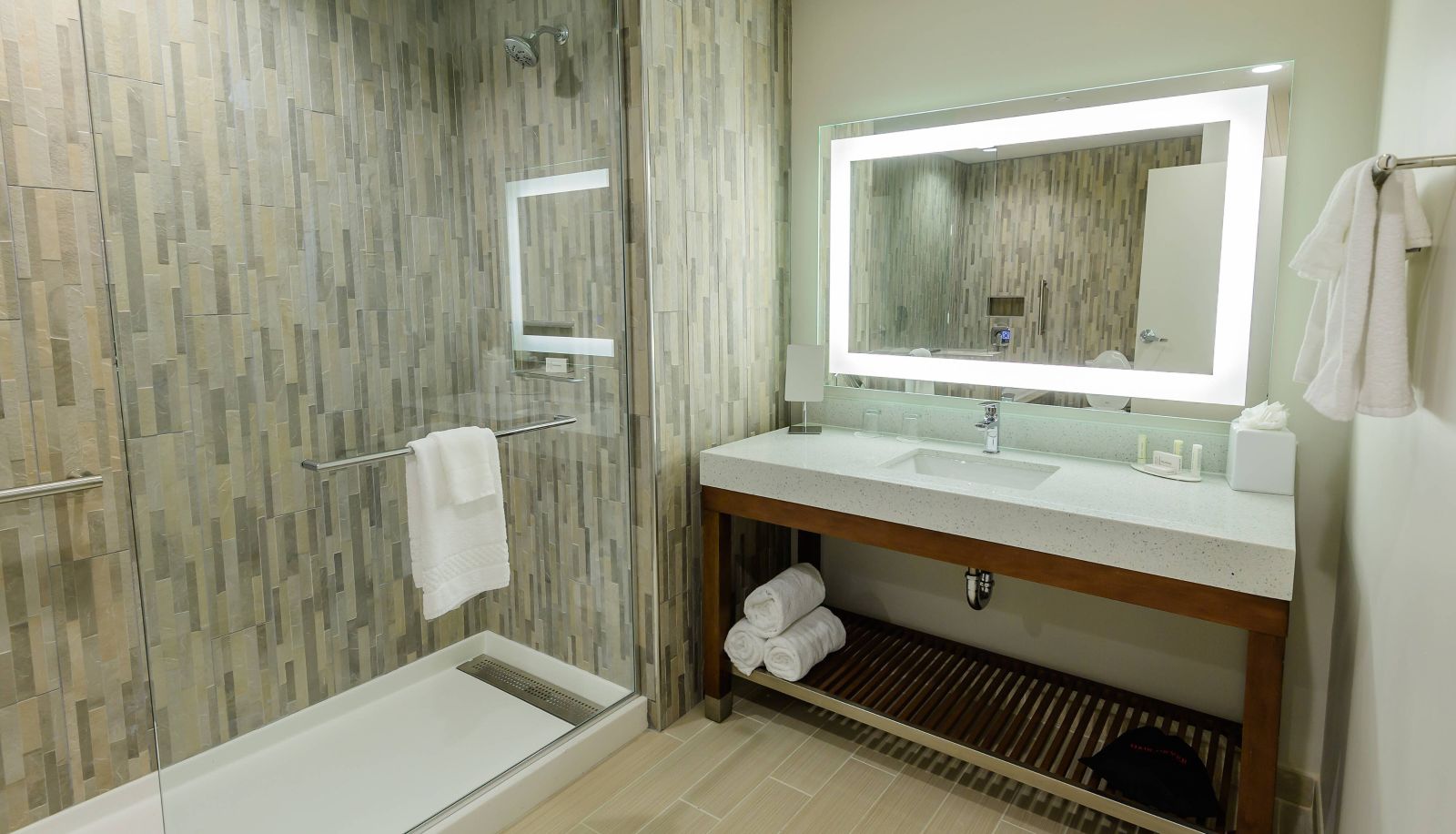 Zimmer - Courtyard by Marriott Lake Jackson