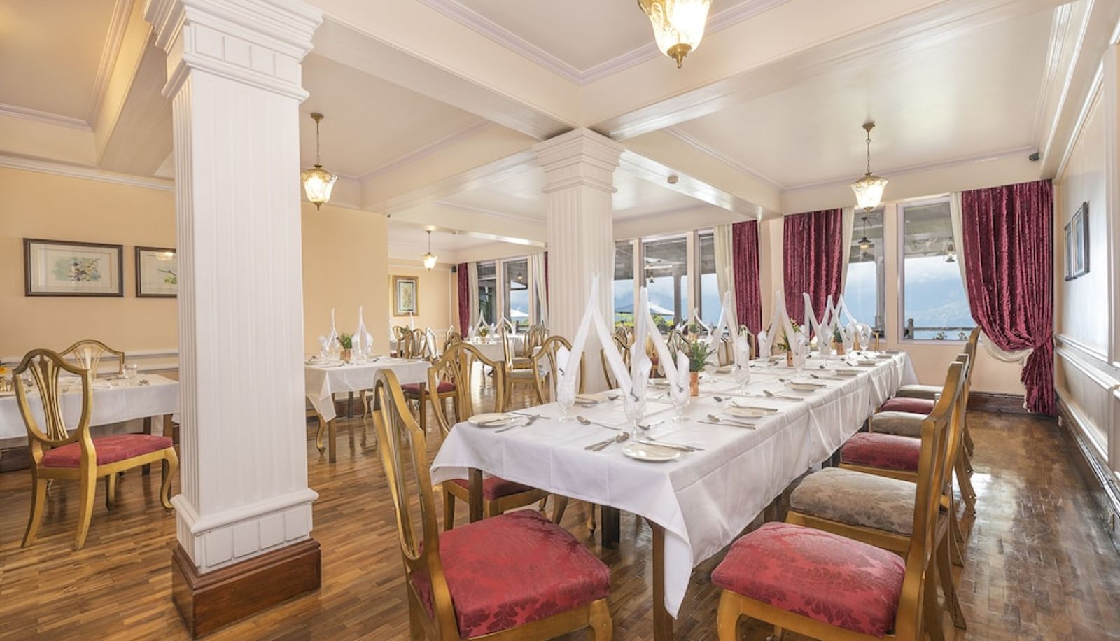 Restaurant - The Elgin Mount Pandim - A Heritage Resort & Spa