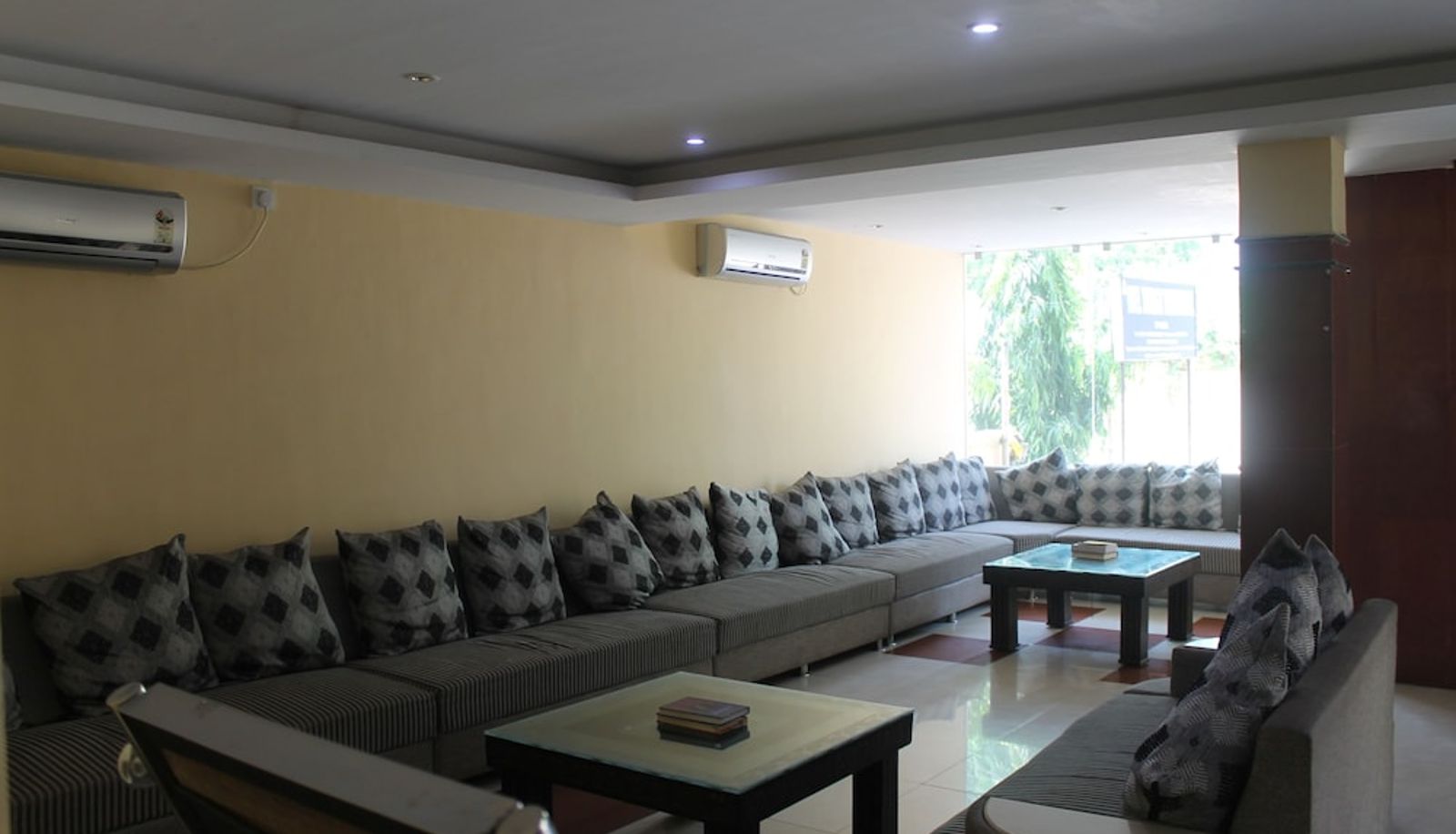 Sala - Hotel Tathagat