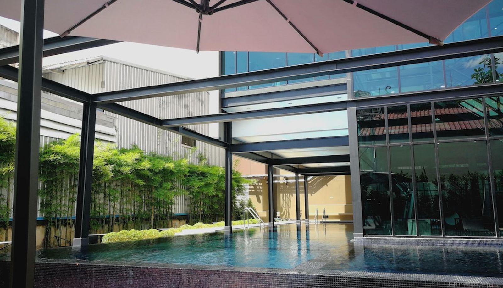 Zwembad - S Hadyai Hotel