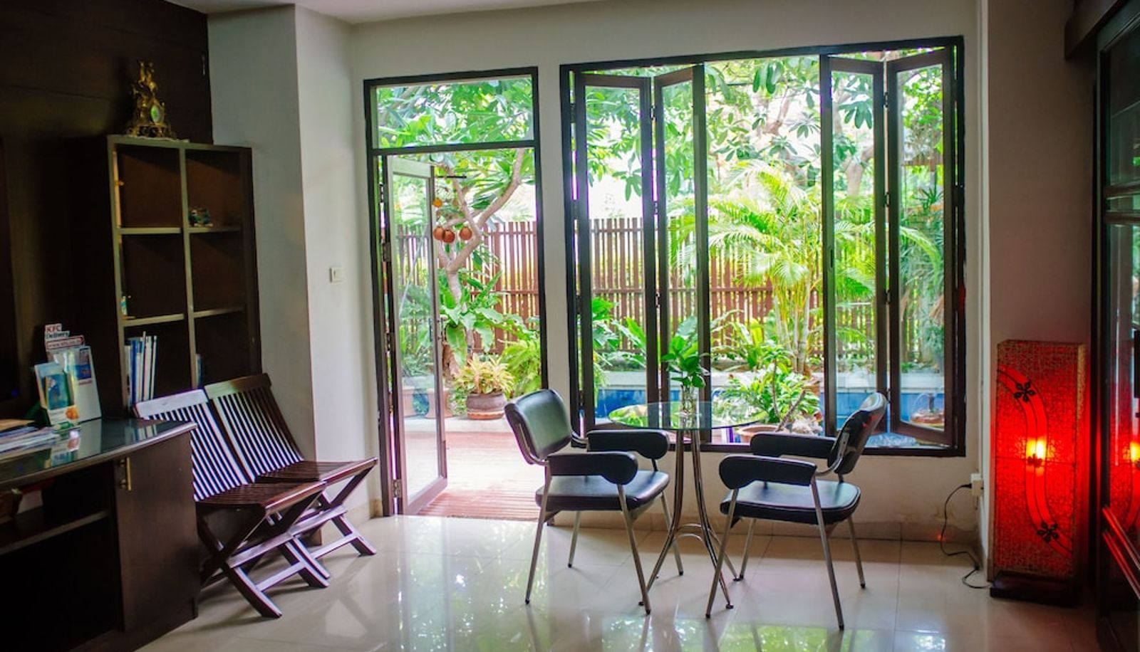 Hall - Laidback Place Apartment