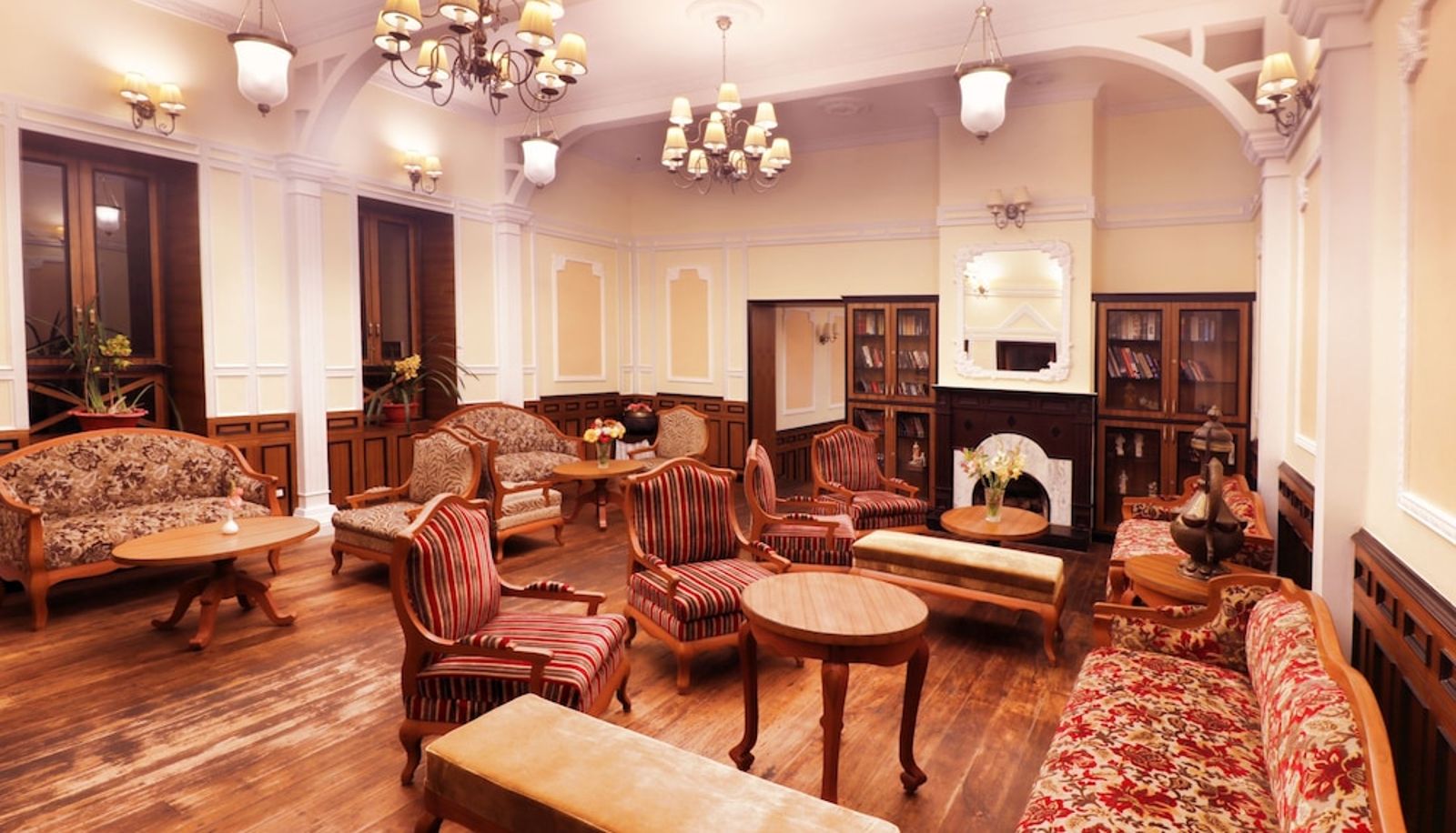Lobby - Pine Tree Spa and Resorts