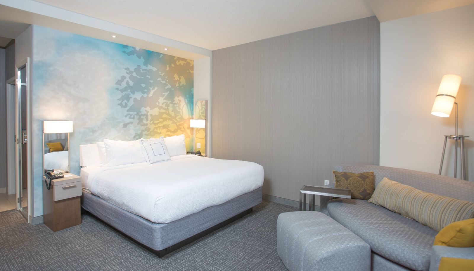 Zimmer - Courtyard by Marriott Albion