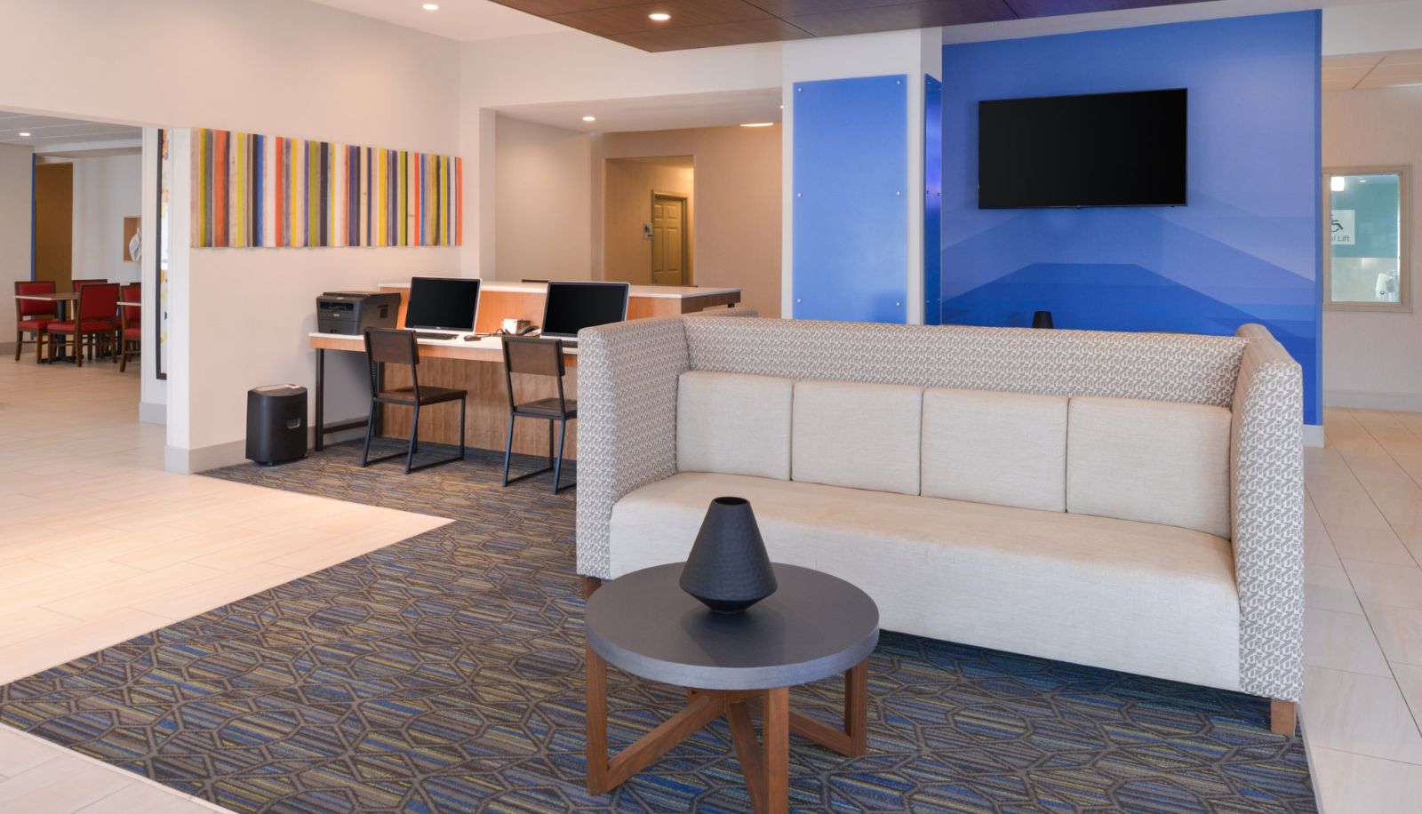 Info - Holiday Inn Express & Suites OMAHA - 120TH AND MAPLE by IHG