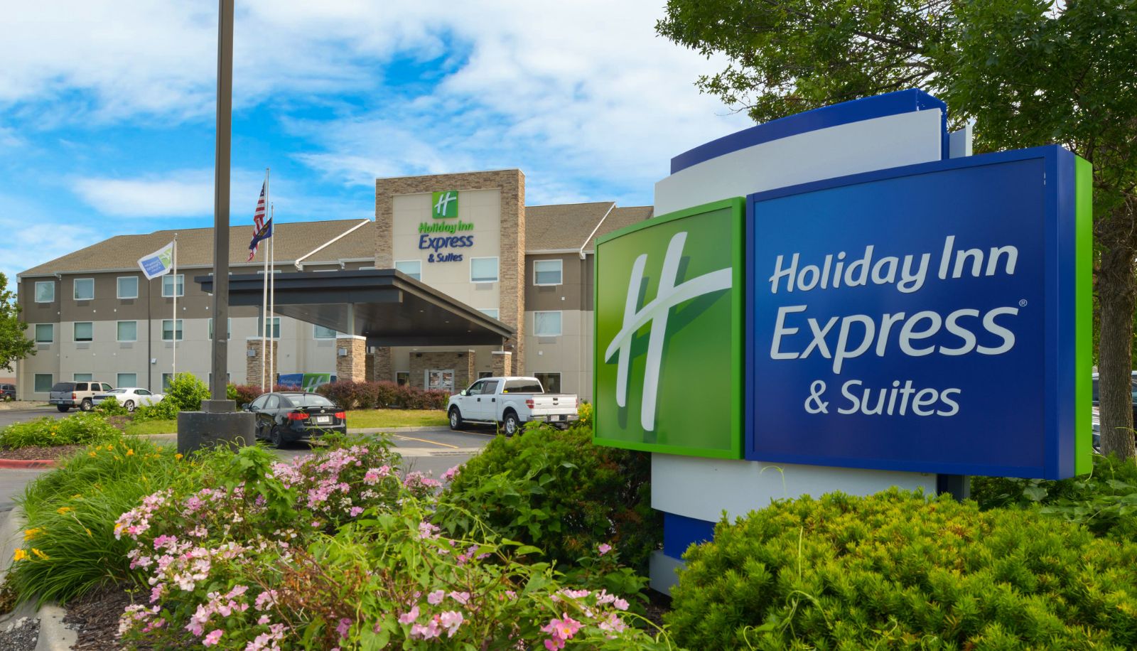 Info - Holiday Inn Express & Suites OMAHA - 120TH AND MAPLE by IHG