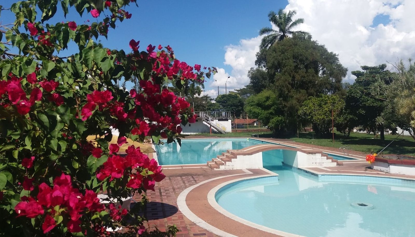 Zwembad - Cabañas Megahotel