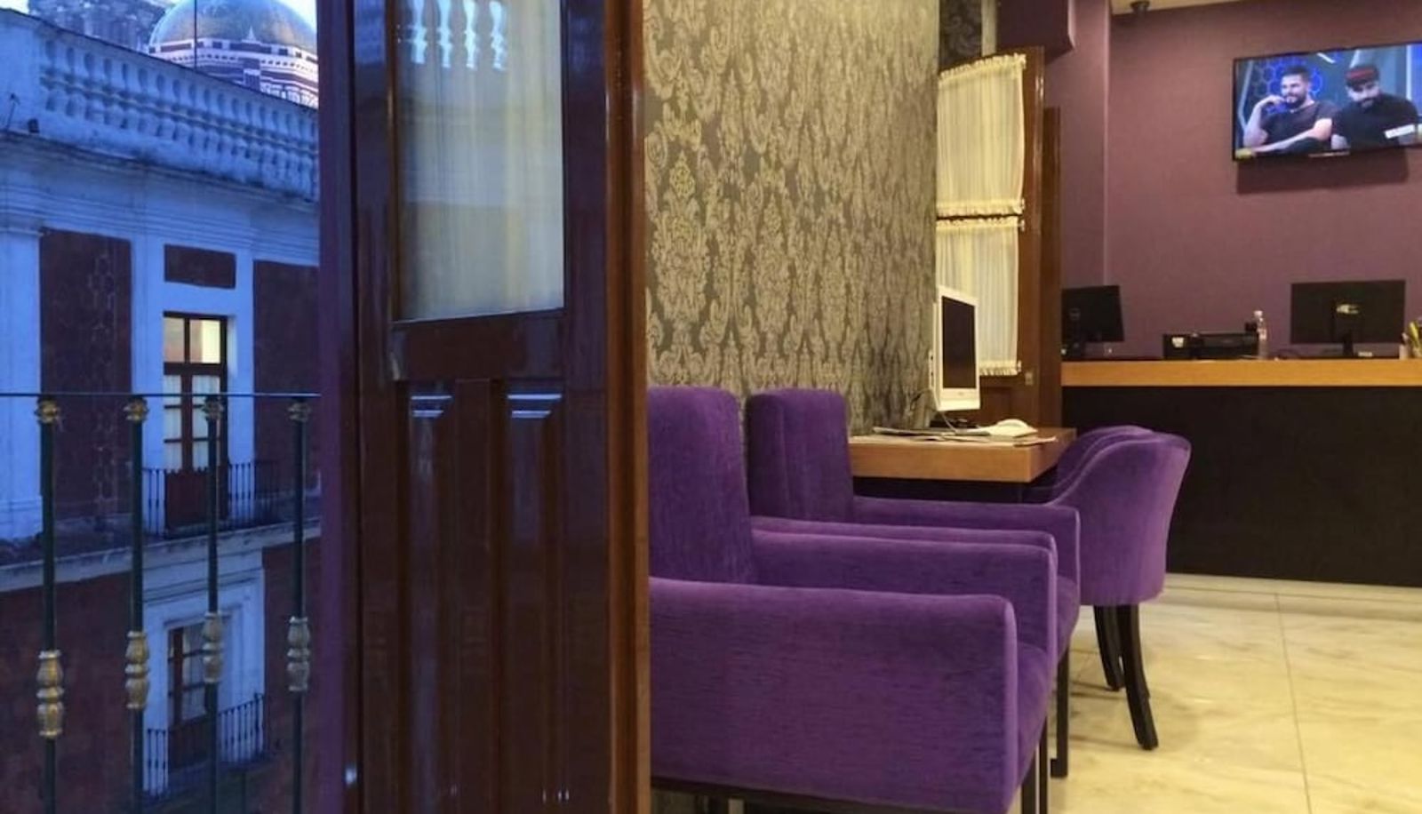 Hall - Hotel Leones