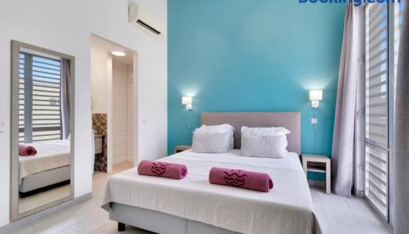 Zimmer - Delfins Beach Resort Bonaire Tapestry Collection by Hilton
