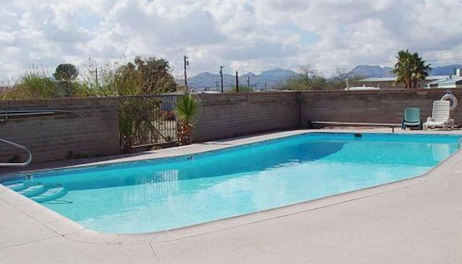 Pool - Amazon Motel