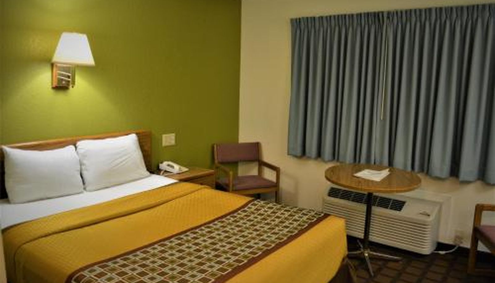 Habitación estándar - Bloomer Inn & Suites