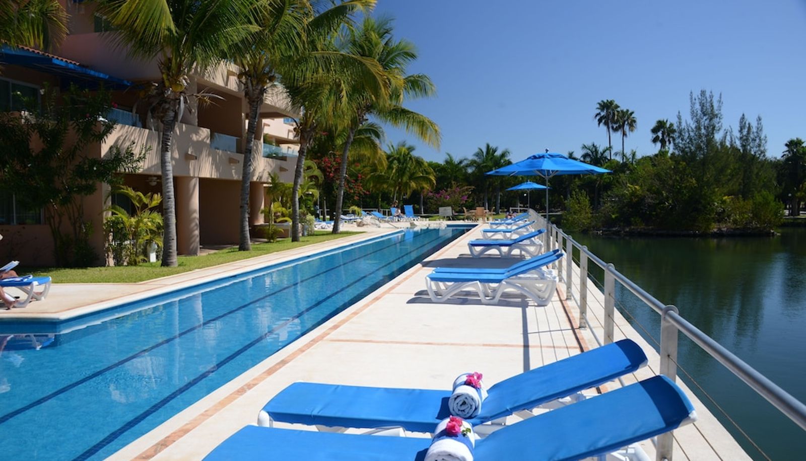 Piscina - Porto Bello Gran Marina by GuruHotel