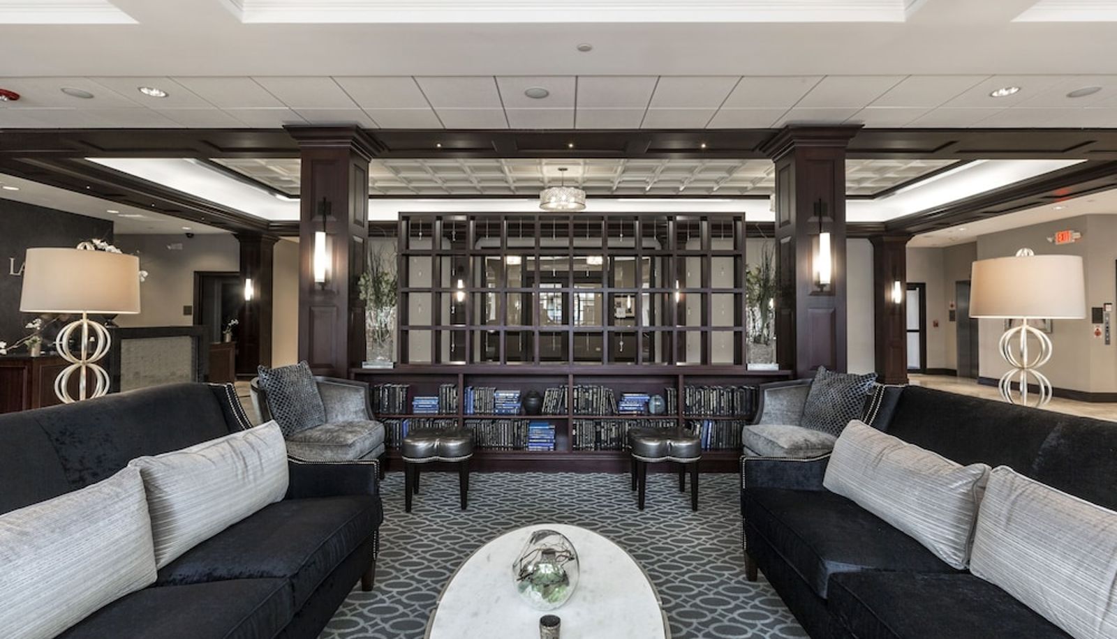 Hall - La Banque Hotel