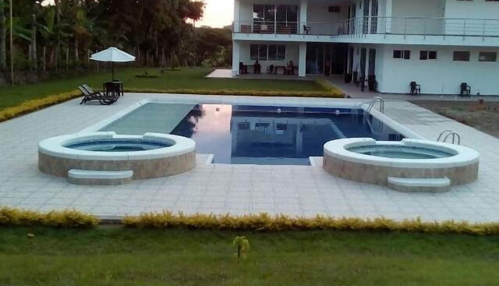 Pool - Hotel La Felicidad
