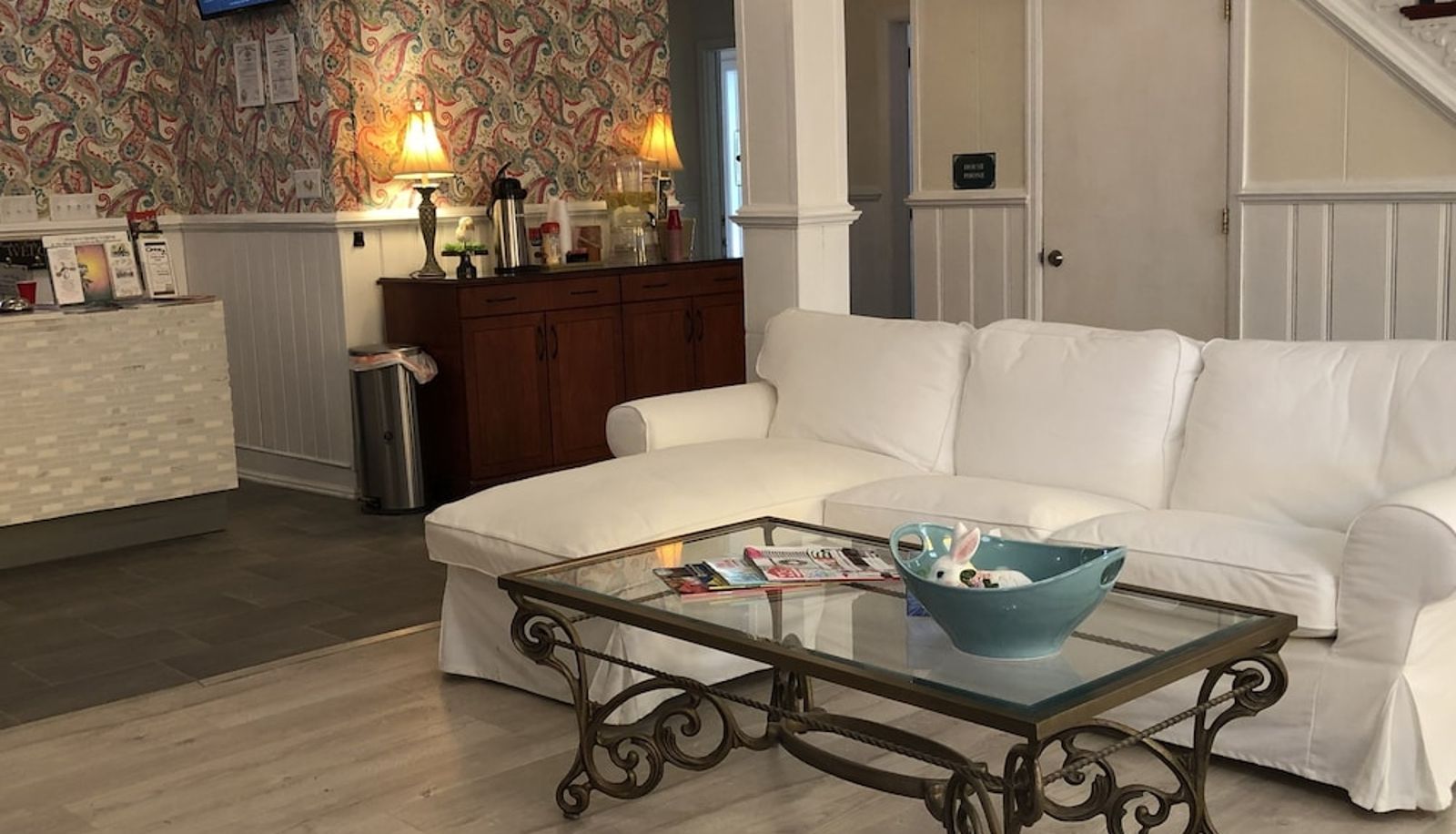 Hall - The Baxa Inn