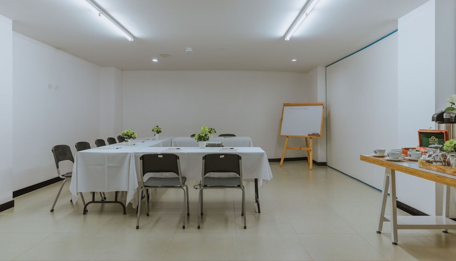 Meeting room - Travelers Rio Verde Living Suites
