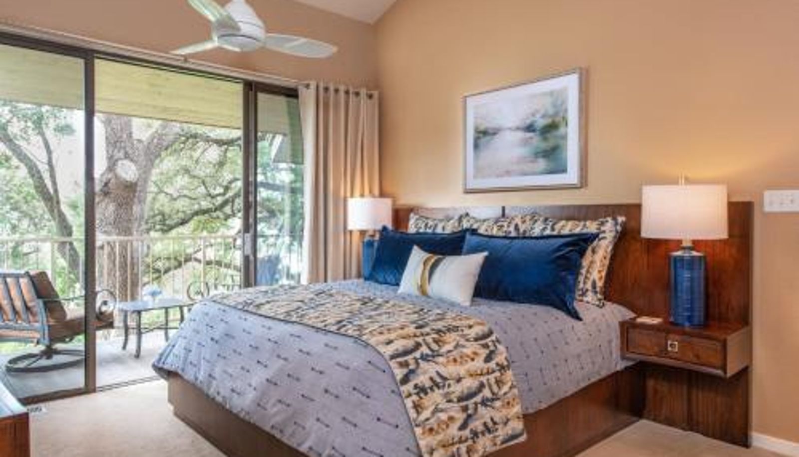 Camera - Inn on Lake Granbury a Boutique Hotel