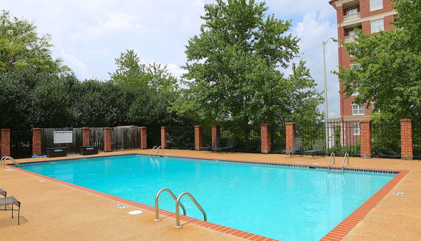 Pool - The Inn at Ole Miss