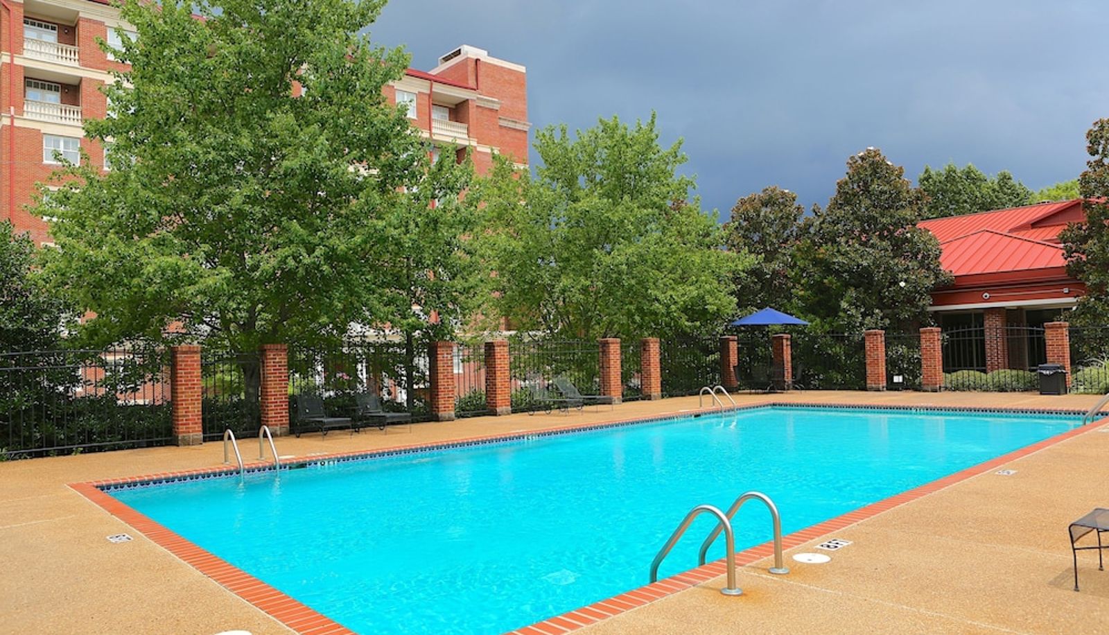 Pool - The Inn at Ole Miss