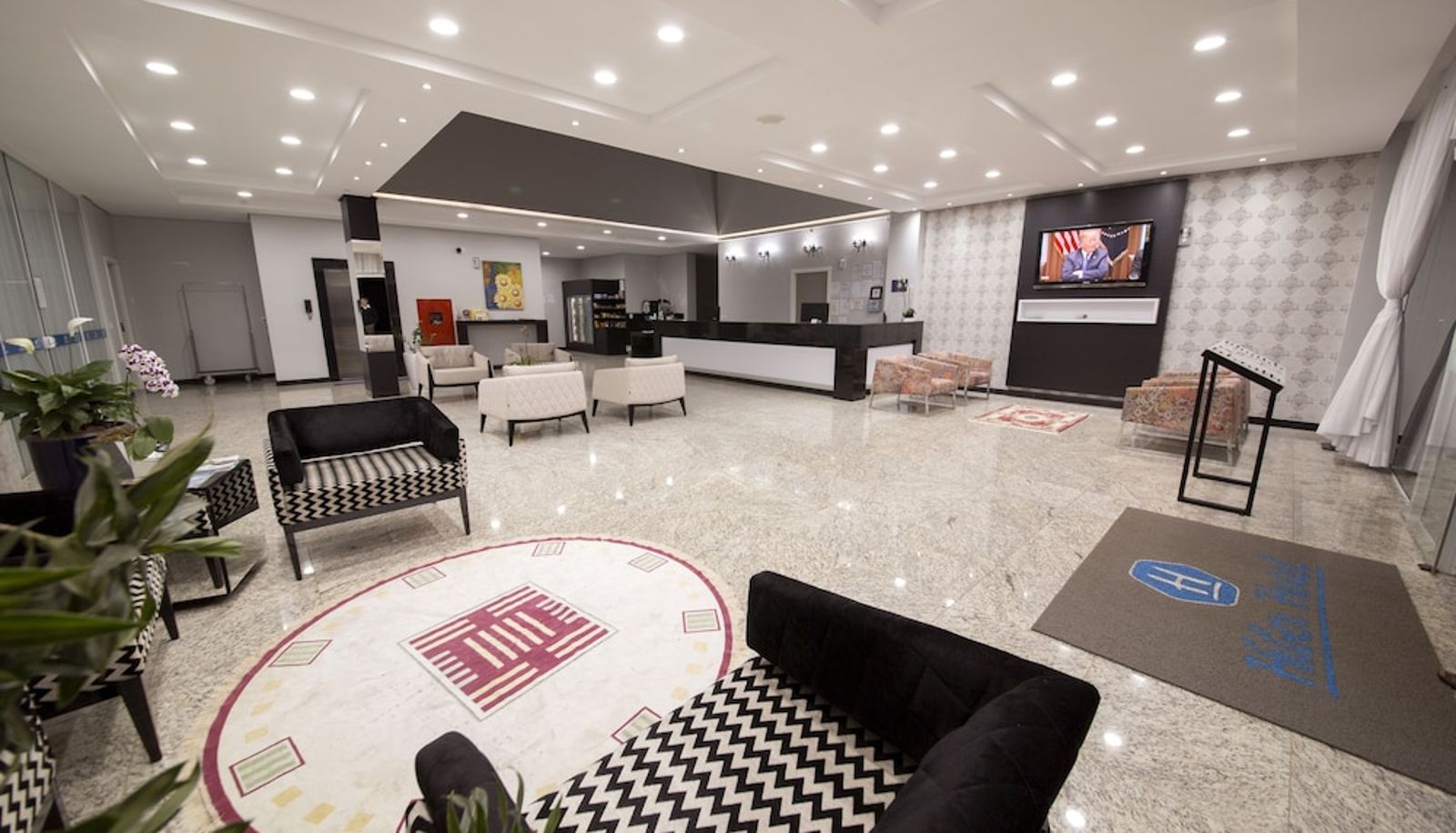 Reception - Hiber Hotel