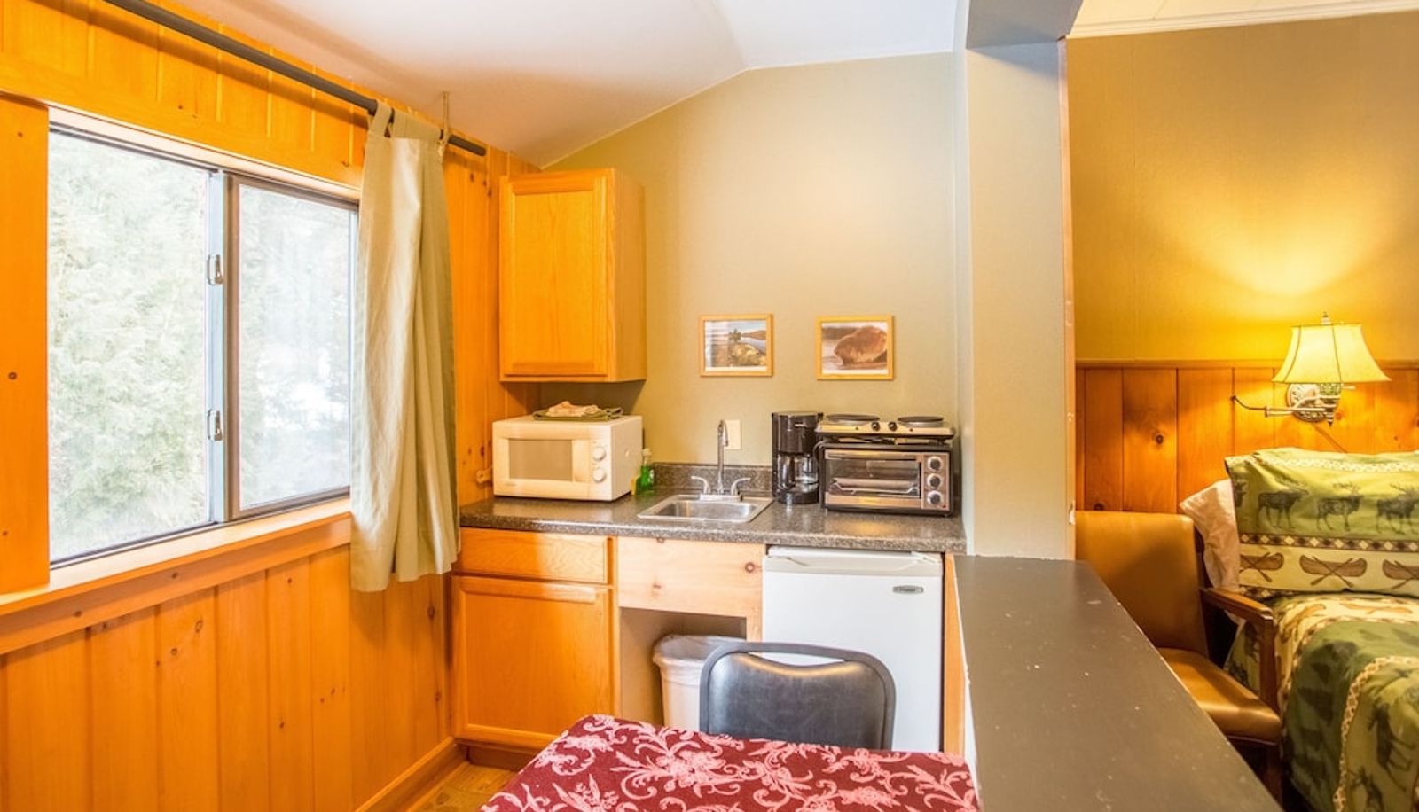 Standard room - ADK Trail Inn