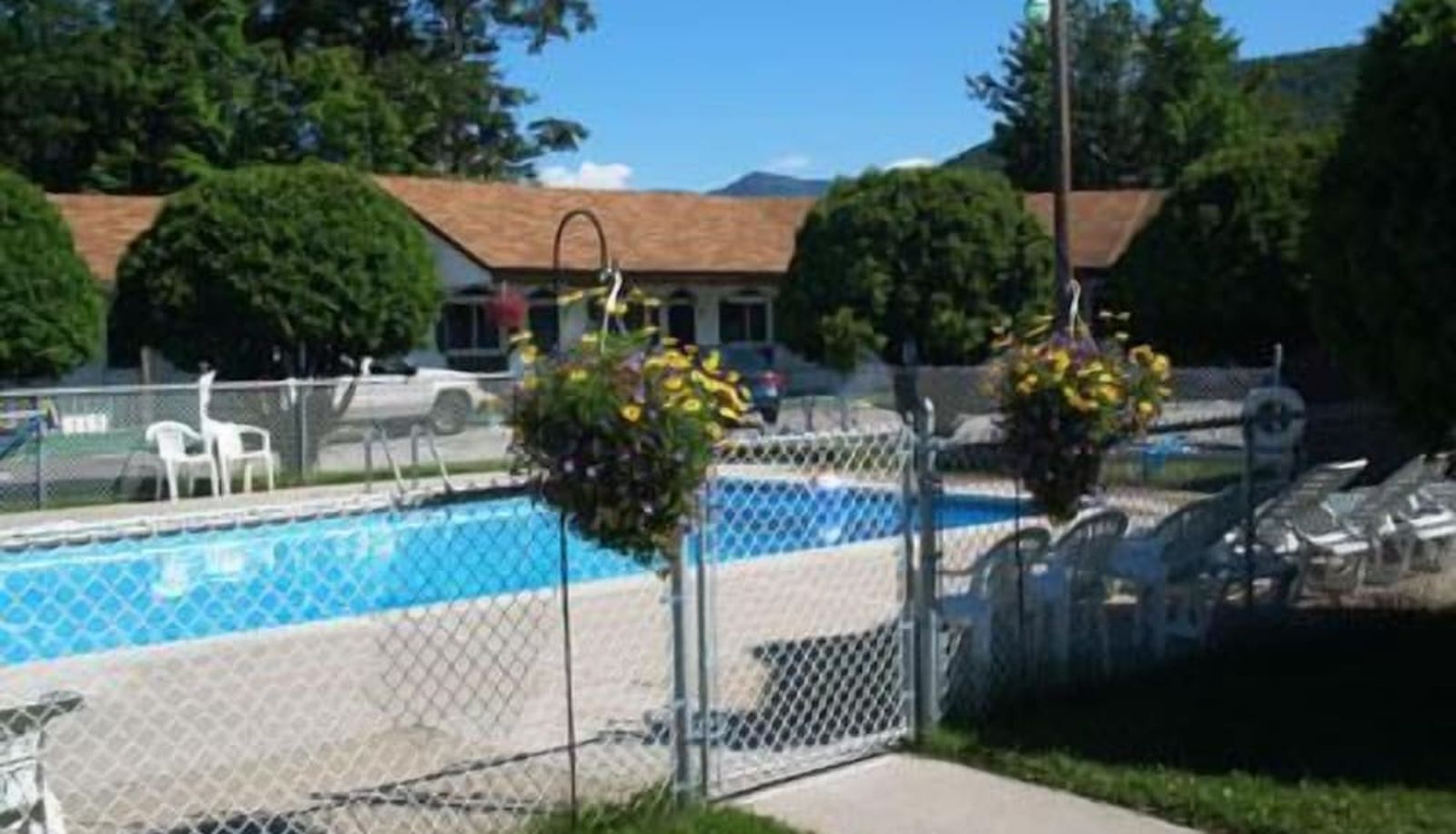 Pool - Moose Brook Motel