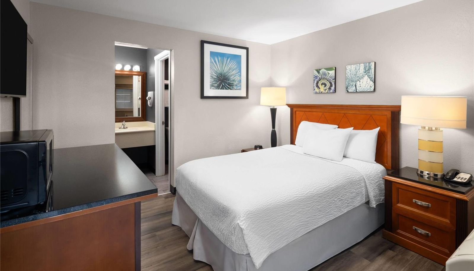 Camera - Basecamp Puyallup a Travelodge by Wyndham
