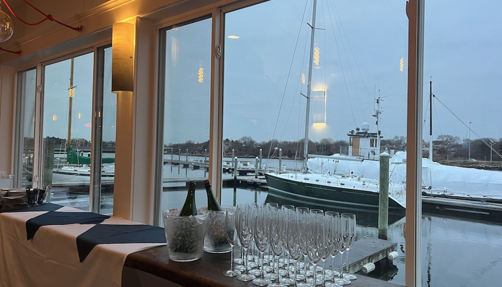 Rezeption - The Hotel at Cape Ann Marina