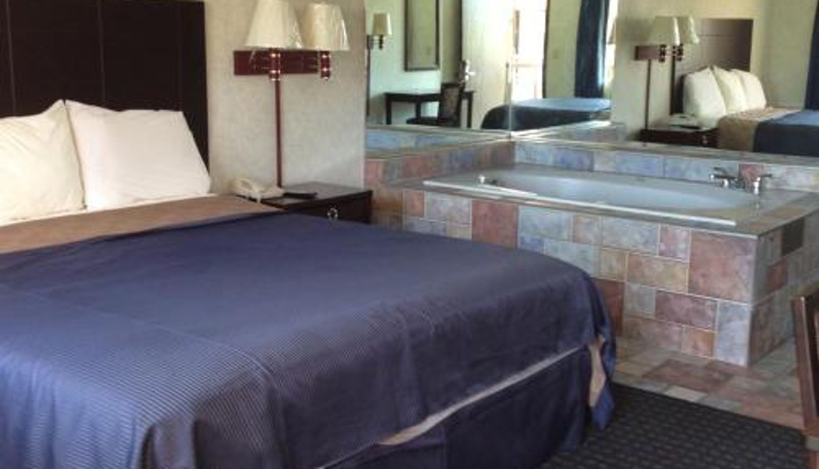 Info - Del Amo Inn