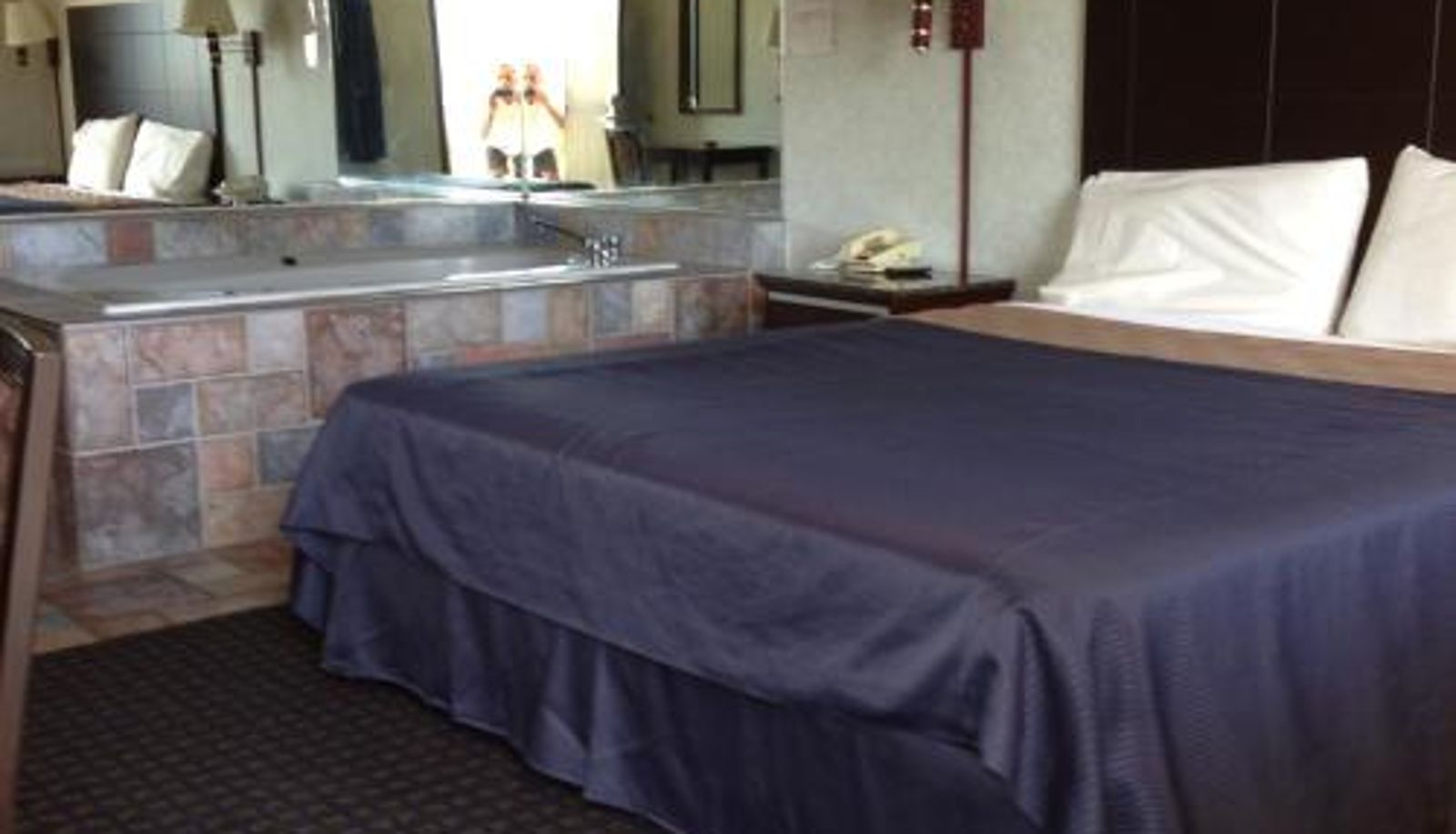 Info - Del Amo Inn