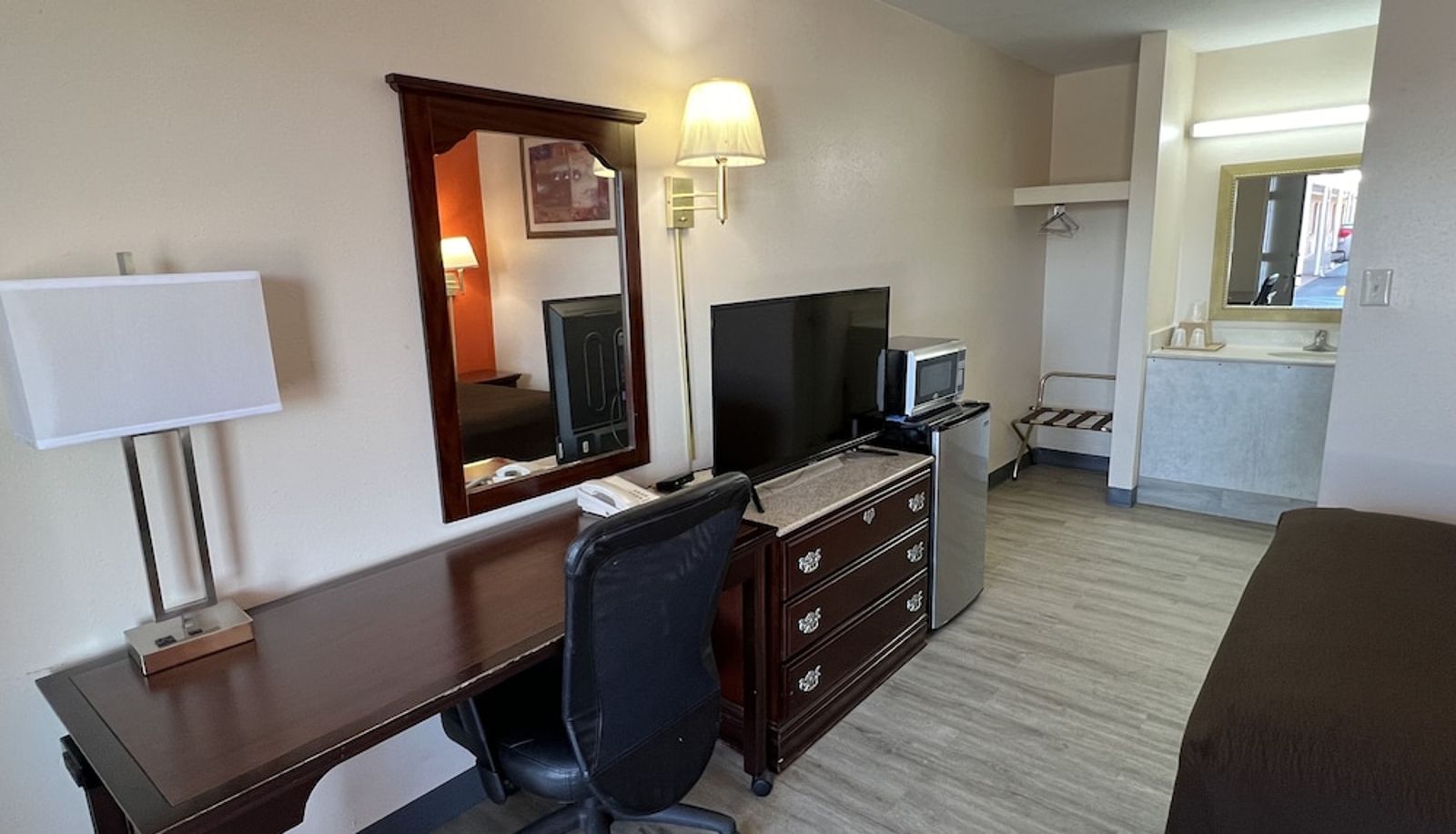 Apartment - Economy Inn