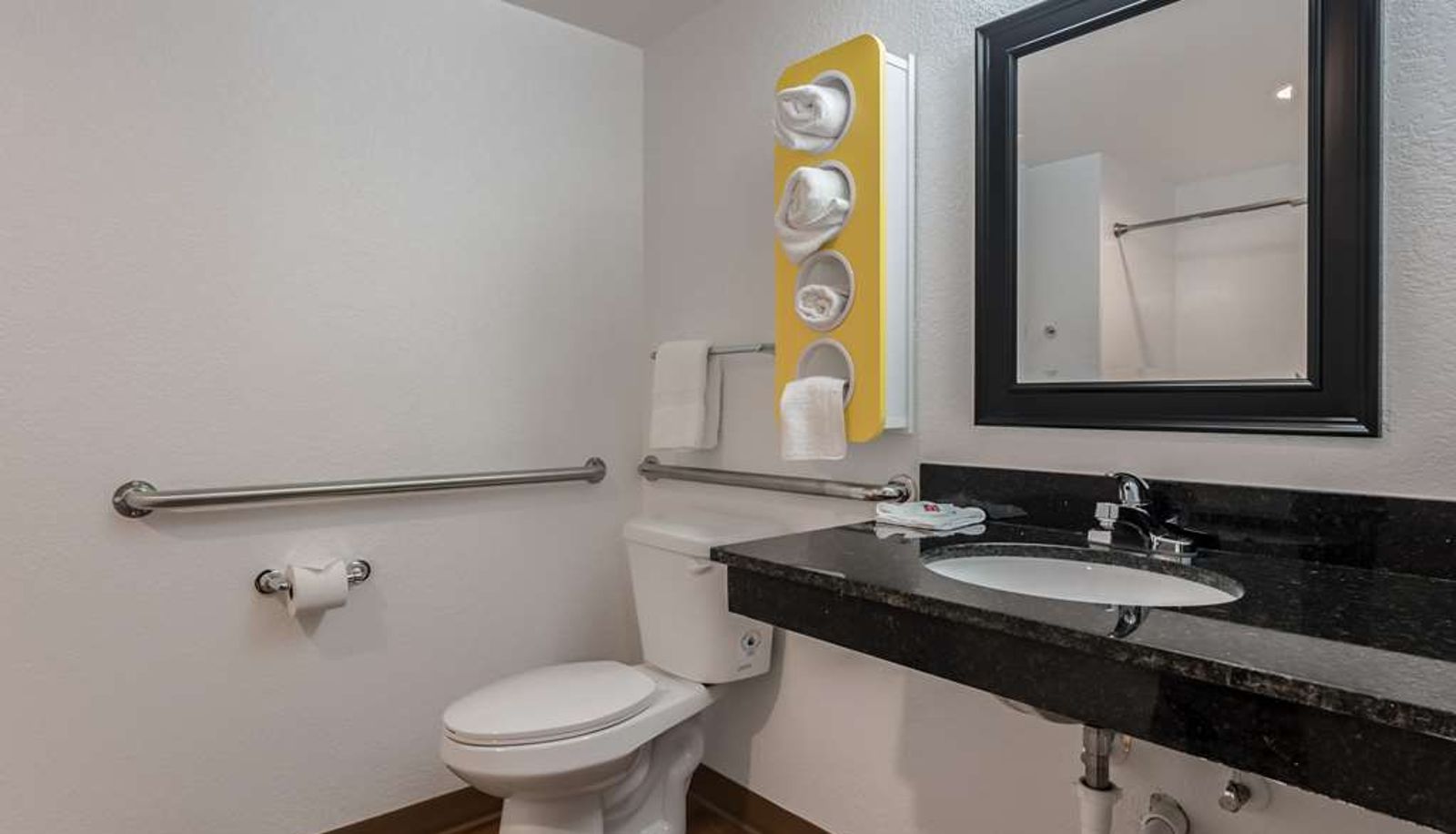 Room - GA Motel 6 Cartersville - White