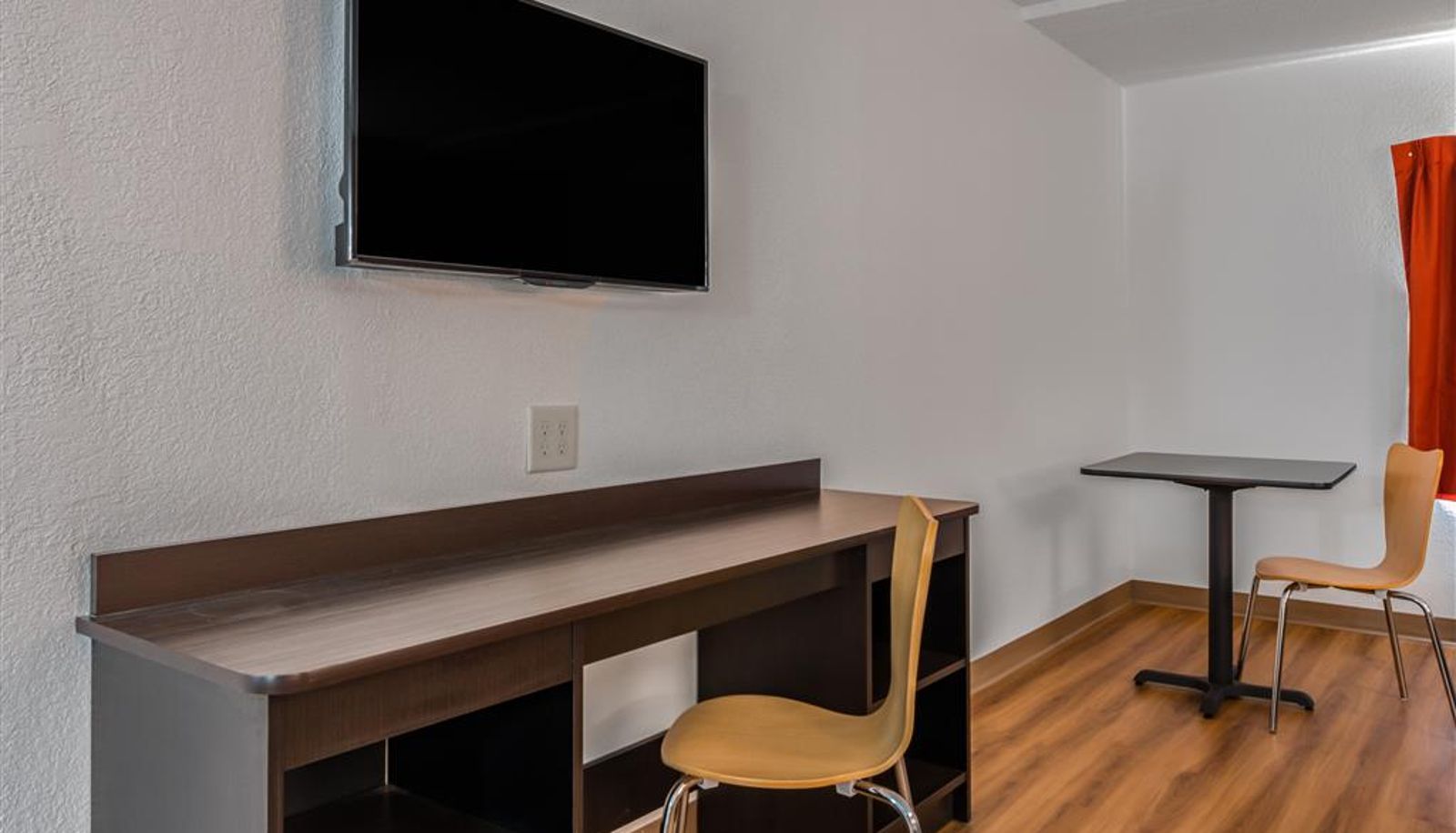 Zimmer - GA Motel 6 Cartersville - White