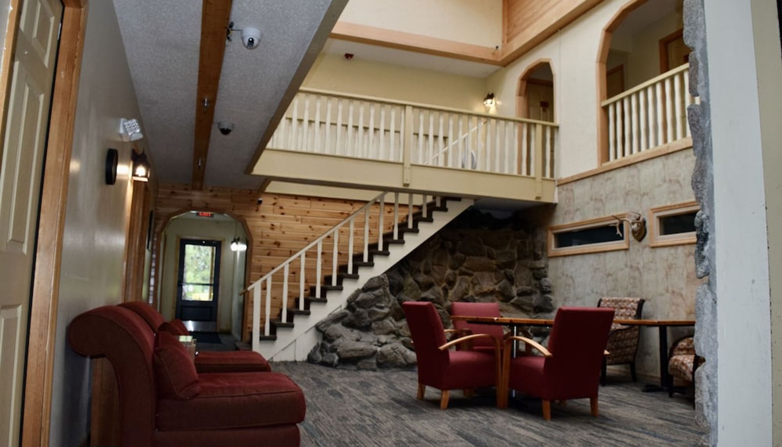 Hall - The Otter Supper Club & Lodge