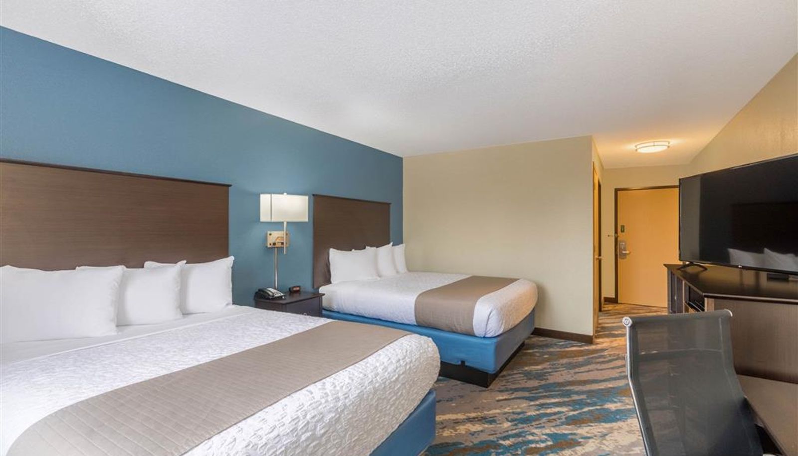Room - AmericInn by Wyndham Prairie du Chien