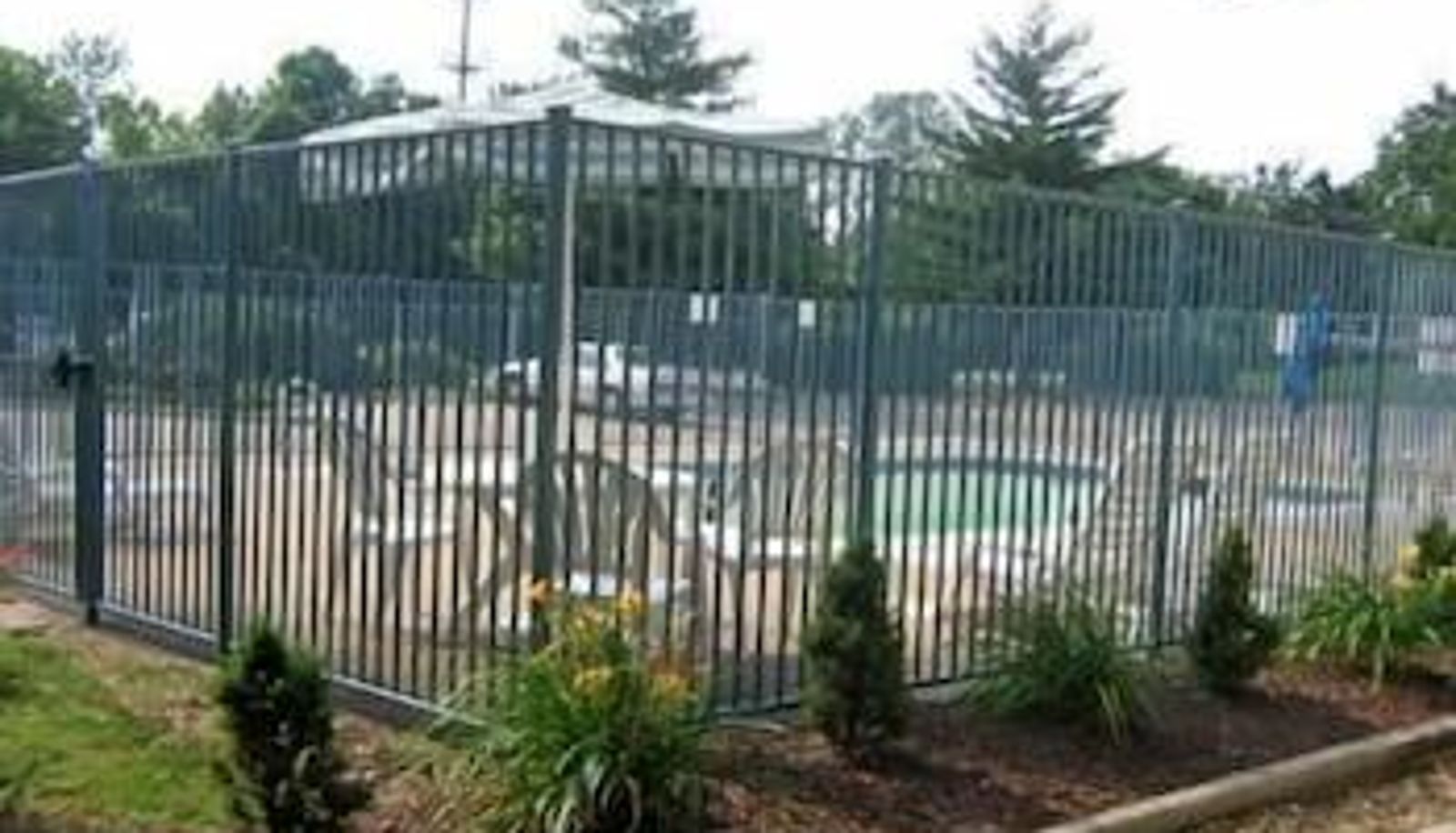 Piscina - Budget Inn