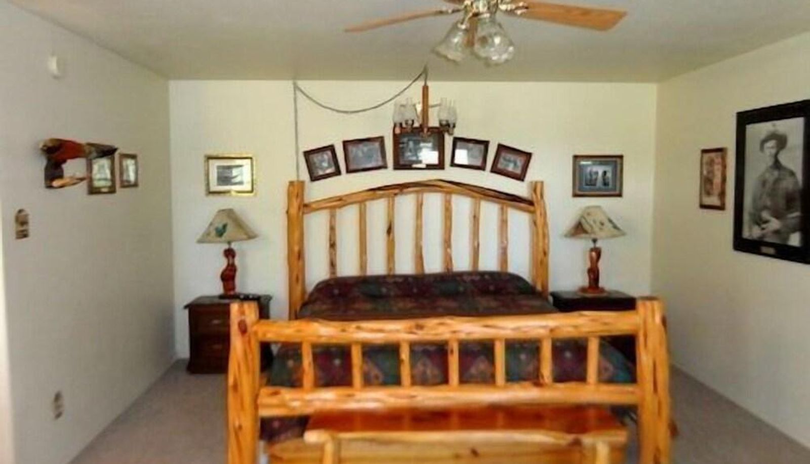 Standard room - Lone Oak Ranch & Retreat